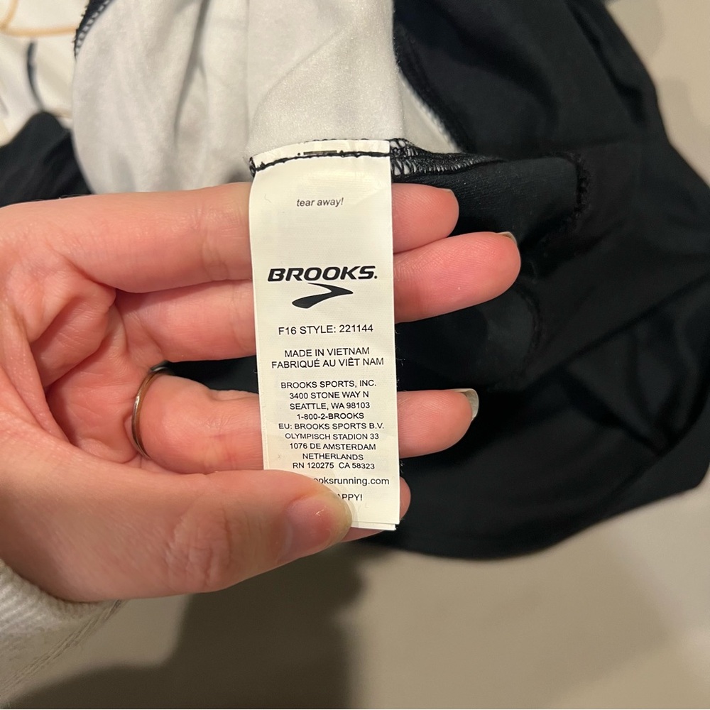 Brooks Running Drilayer Technology Sweatshirt - image 4